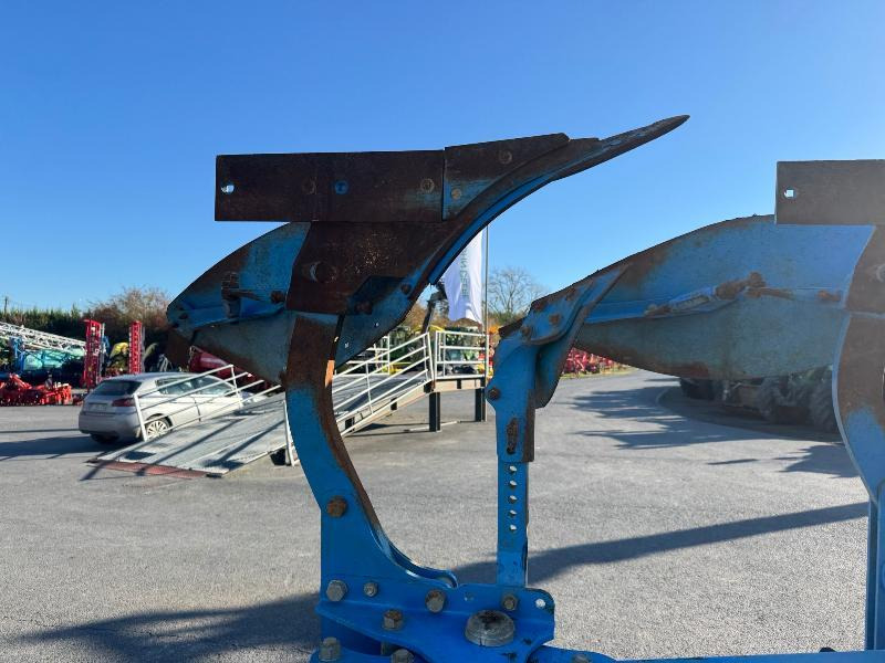 LEMKEN TANSANIT 7CORPS - Plug: slika LEMKEN TANSANIT 7CORPS - Plug LEMKEN TANSANIT 7CORPS - Plug: slika LEMKEN TANSANIT 7CORPS - Plug