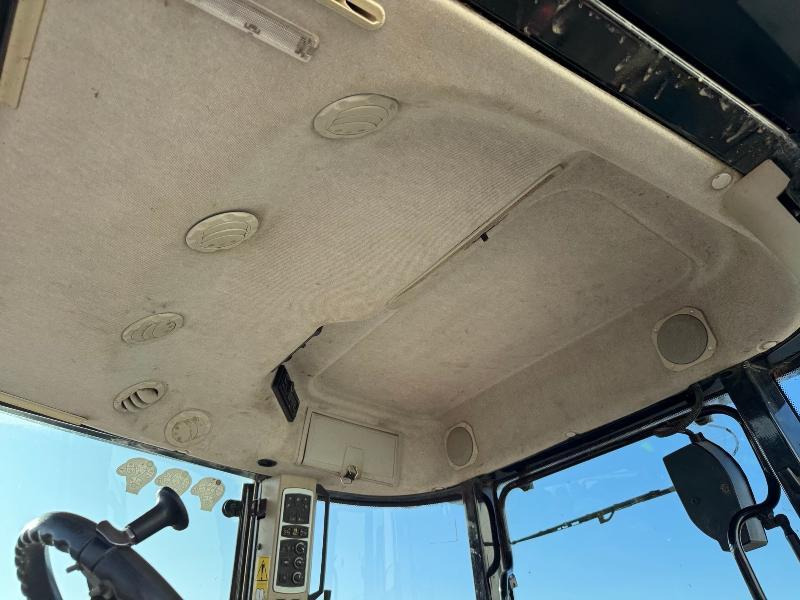 Traktor MASSEY-FERGUSON 6715 S DYNA VT: slika Traktor MASSEY-FERGUSON 6715 S DYNA VT