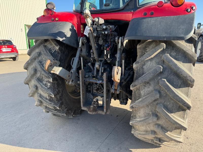 Traktor MASSEY-FERGUSON 6715 S DYNA VT: slika Traktor MASSEY-FERGUSON 6715 S DYNA VT