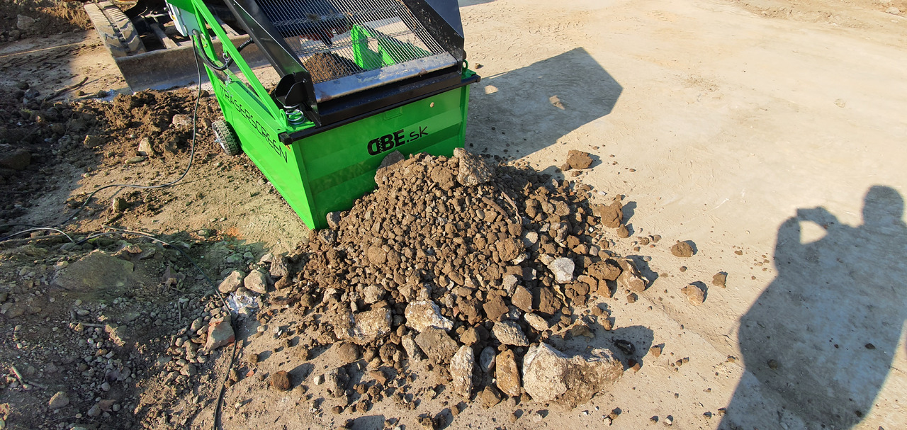 DB Engineering TraserScreen DB-15 - Screener: slika DB Engineering TraserScreen DB-15 - Screener DB Engineering TraserScreen DB-15 - Screener: slika DB Engineering TraserScreen DB-15 - Screener