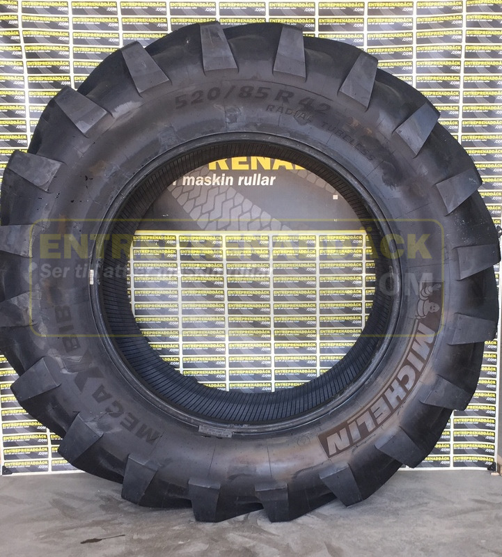 520/85R42 TL 157A8 Michelin MegaXbib for tractor and harvesters. - Guma za Kombajn: slika 520/85R42 TL 157A8 Michelin MegaXbib for tractor and harvesters. - Guma za Kombajn 520/85R42 TL 157A8 Michelin MegaXbib for tractor and harvesters. - Guma za Kombajn: slika 520/85R42 TL 157A8 Michelin MegaXbib for tractor and harvesters. - Guma za Kombajn