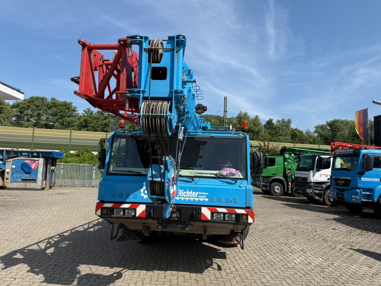 Faun ATF 30-2 30 ton - Kamion s kranom: slika Faun ATF 30-2 30 ton - Kamion s kranom Faun ATF 30-2 30 ton - Kamion s kranom: slika Faun ATF 30-2 30 ton - Kamion s kranom