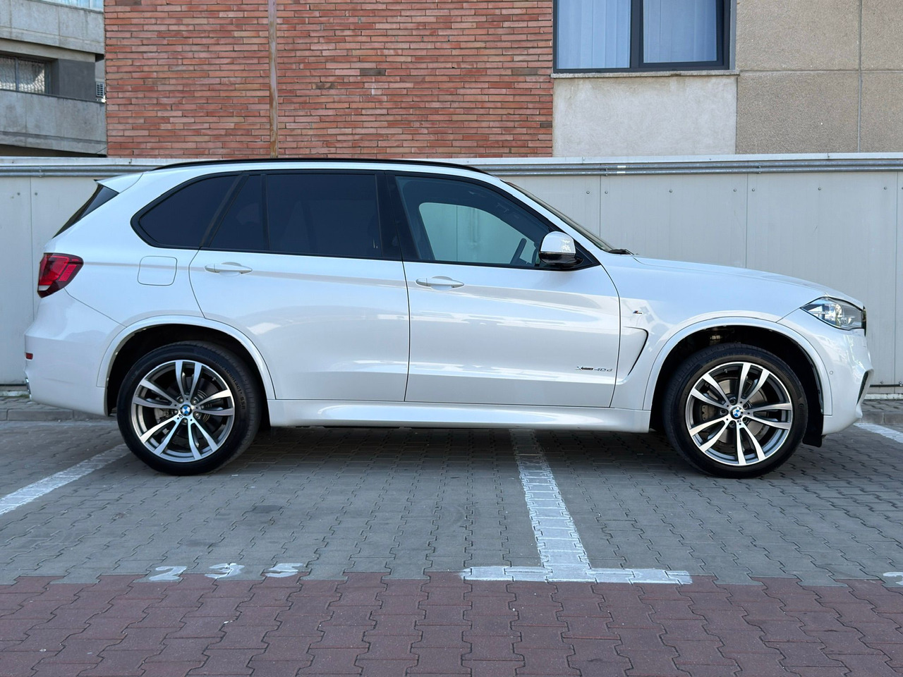 BMW X5 4.0 XDRIVE M PAKET - SUV: slika BMW X5 4.0 XDRIVE M PAKET - SUV BMW X5 4.0 XDRIVE M PAKET - SUV: slika BMW X5 4.0 XDRIVE M PAKET - SUV