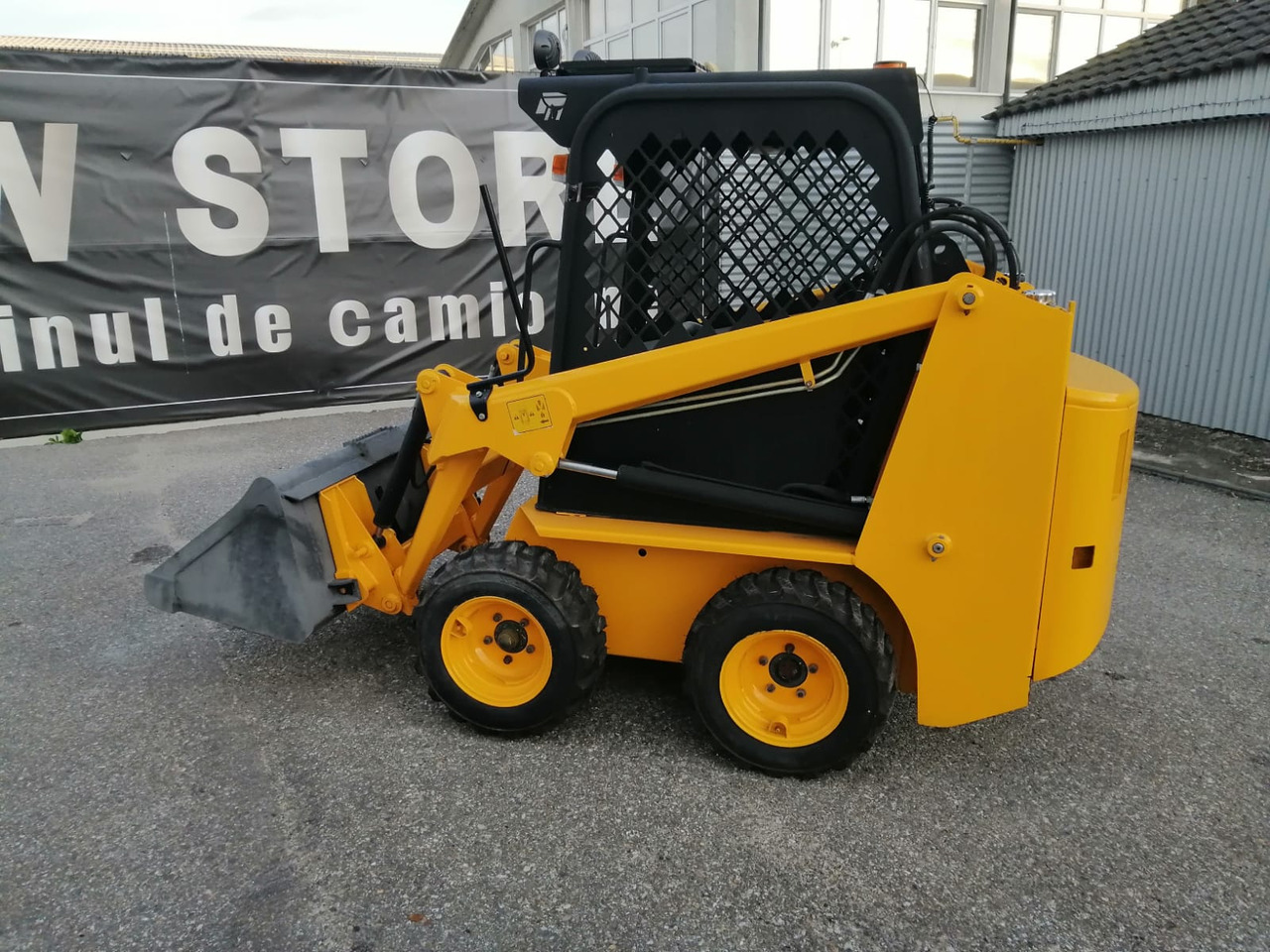Bobcat Front Loader Ram Italia FM 120 – Hammer Installation - Mini utovarivač: slika Bobcat Front Loader Ram Italia FM 120 – Hammer Installation - Mini utovarivač Bobcat Front Loader Ram Italia FM 120 – Hammer Installation - Mini utovarivač: slika Bobcat Front Loader Ram Italia FM 120 – Hammer Installation - Mini utovarivač