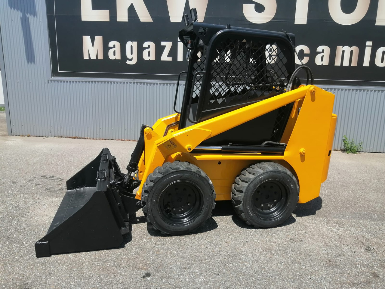 Mini utovarivač Bobcat SKID TYRE FRONT LOADER RAM ITALY: slika Mini utovarivač Bobcat SKID TYRE FRONT LOADER RAM ITALY