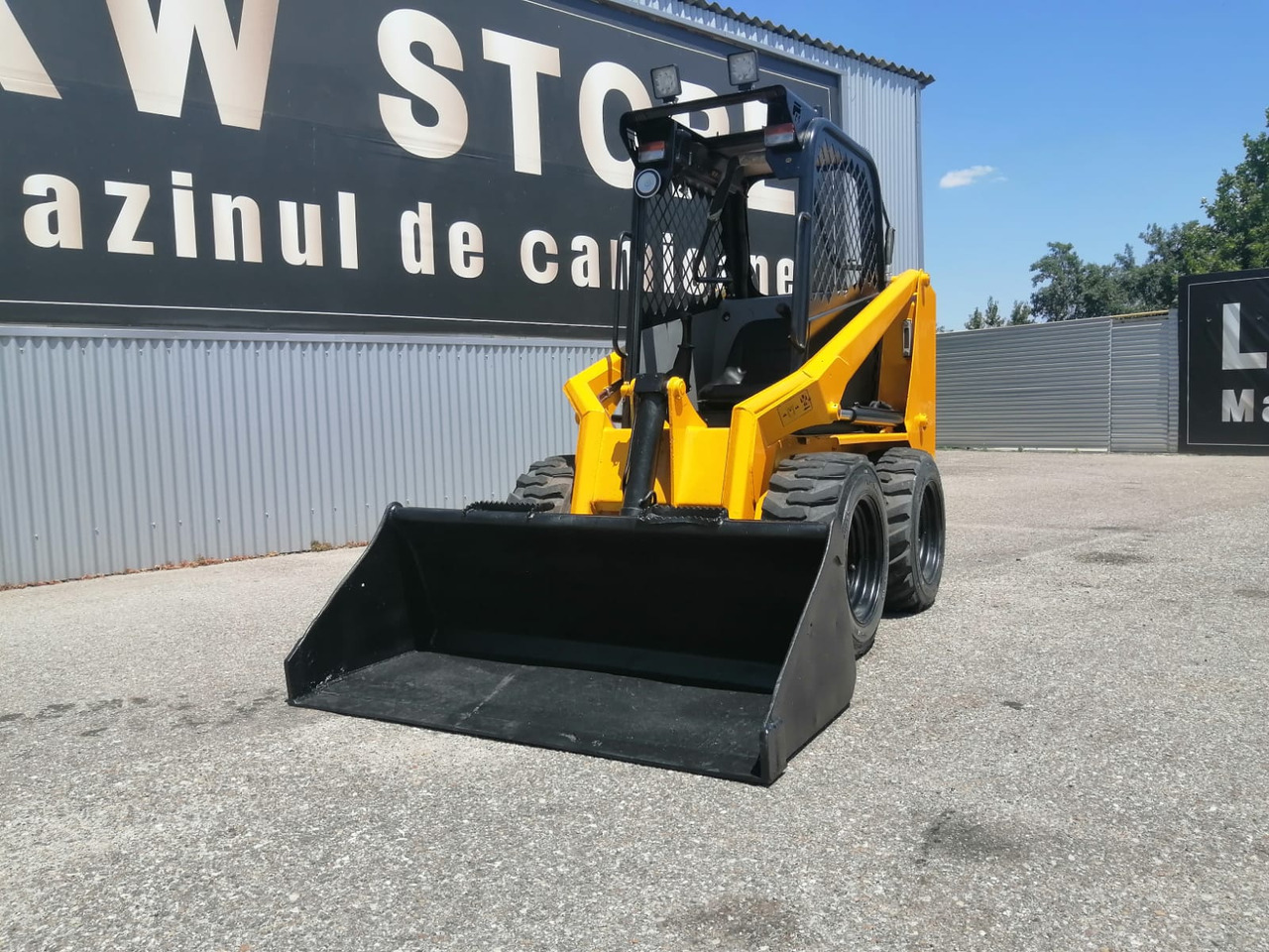 Bobcat SKID TYRE FRONT LOADER RAM ITALY - Mini utovarivač: slika Bobcat SKID TYRE FRONT LOADER RAM ITALY - Mini utovarivač Bobcat SKID TYRE FRONT LOADER RAM ITALY - Mini utovarivač: slika Bobcat SKID TYRE FRONT LOADER RAM ITALY - Mini utovarivač