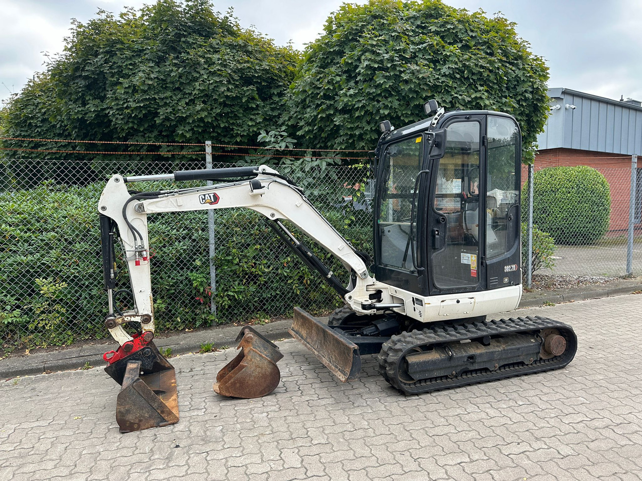 CAT 302.7 DCR Mini excavator, 2 Buckets, TOP !!! - Mini bager: slika CAT 302.7 DCR Mini excavator, 2 Buckets, TOP !!! - Mini bager CAT 302.7 DCR Mini excavator, 2 Buckets, TOP !!! - Mini bager: slika CAT 302.7 DCR Mini excavator, 2 Buckets, TOP !!! - Mini bager