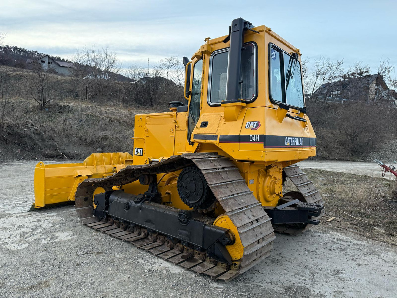 CATERPILLAR D4H BULLDOZER - Buldožer: slika CATERPILLAR D4H BULLDOZER - Buldožer CATERPILLAR D4H BULLDOZER - Buldožer: slika CATERPILLAR D4H BULLDOZER - Buldožer