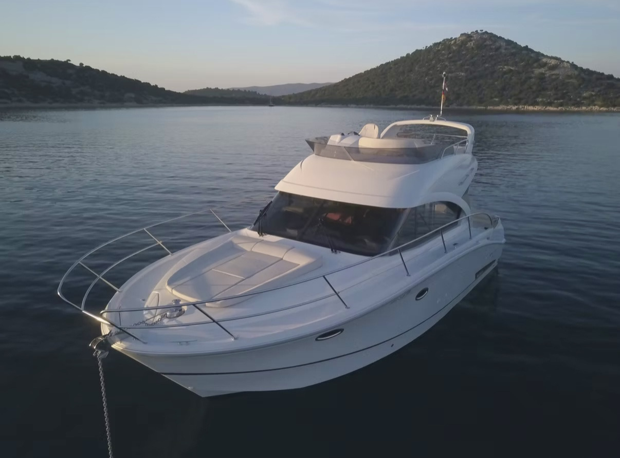 Beneteau Antares 36 Fly, Air Conditioning, TOP !!! - Drugi strojevi: slika Beneteau Antares 36 Fly, Air Conditioning, TOP !!! - Drugi strojevi Beneteau Antares 36 Fly, Air Conditioning, TOP !!! - Drugi strojevi: slika Beneteau Antares 36 Fly, Air Conditioning, TOP !!! - Drugi strojevi