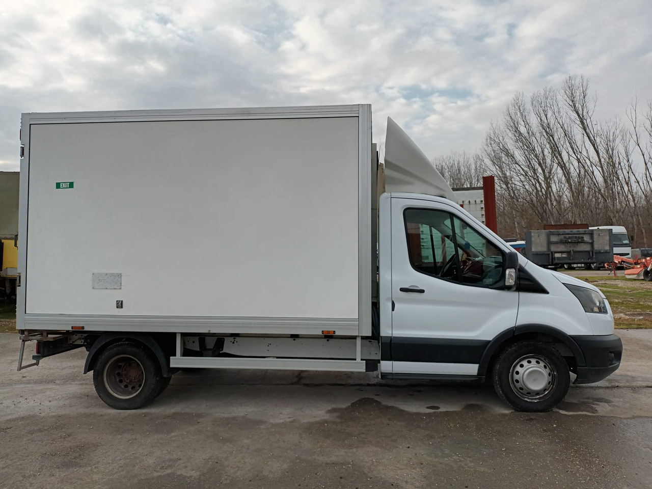 Ford Transit 350 L3 KONVEKTA REFRIGERATOR - Dostavno vozilo hladnjača: slika Ford Transit 350 L3 KONVEKTA REFRIGERATOR - Dostavno vozilo hladnjača Ford Transit 350 L3 KONVEKTA REFRIGERATOR - Dostavno vozilo hladnjača: slika Ford Transit 350 L3 KONVEKTA REFRIGERATOR - Dostavno vozilo hladnjača
