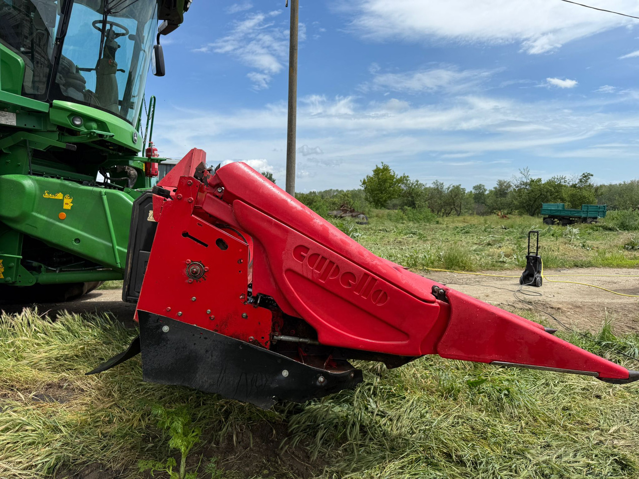 Hydraulic folding corn header Capello Quasar - Kombajn za kukuruz: slika Hydraulic folding corn header Capello Quasar - Kombajn za kukuruz Hydraulic folding corn header Capello Quasar - Kombajn za kukuruz: slika Hydraulic folding corn header Capello Quasar - Kombajn za kukuruz