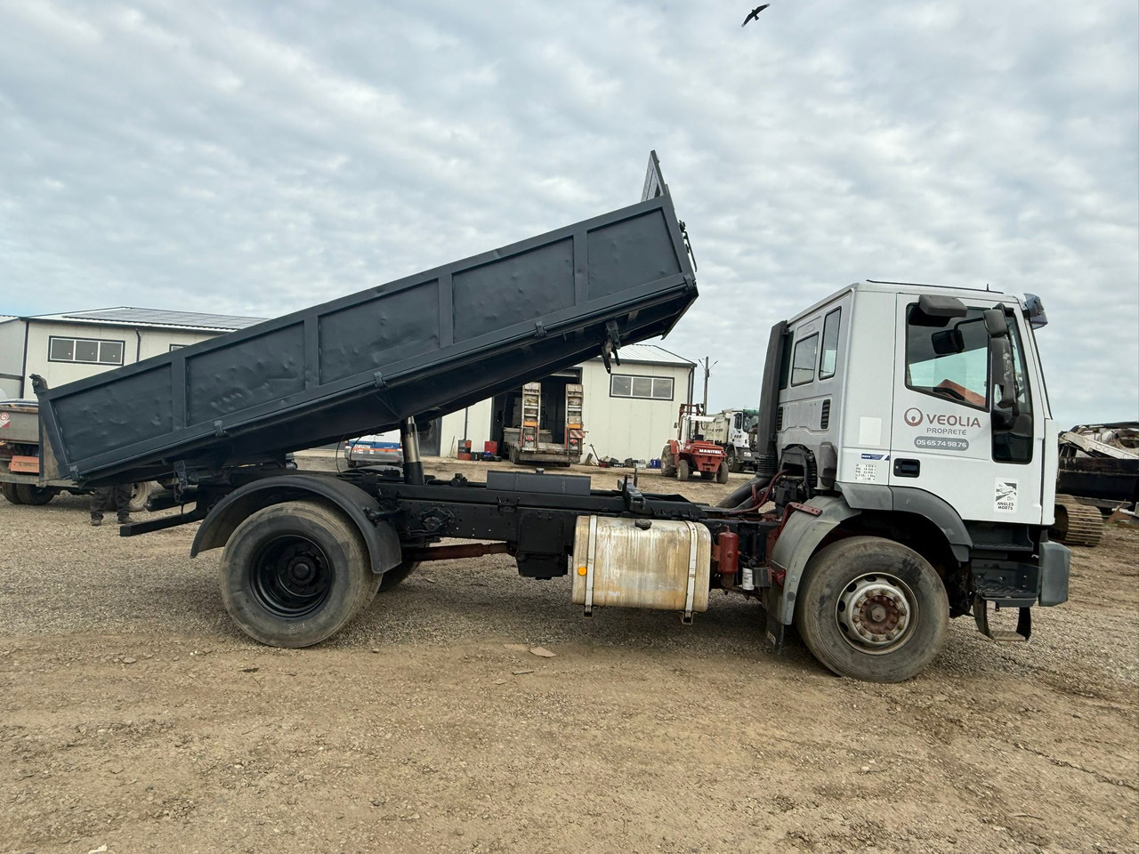 IVECO EUROTRAKKER TIPPER - Kiper: slika IVECO EUROTRAKKER TIPPER - Kiper IVECO EUROTRAKKER TIPPER - Kiper: slika IVECO EUROTRAKKER TIPPER - Kiper