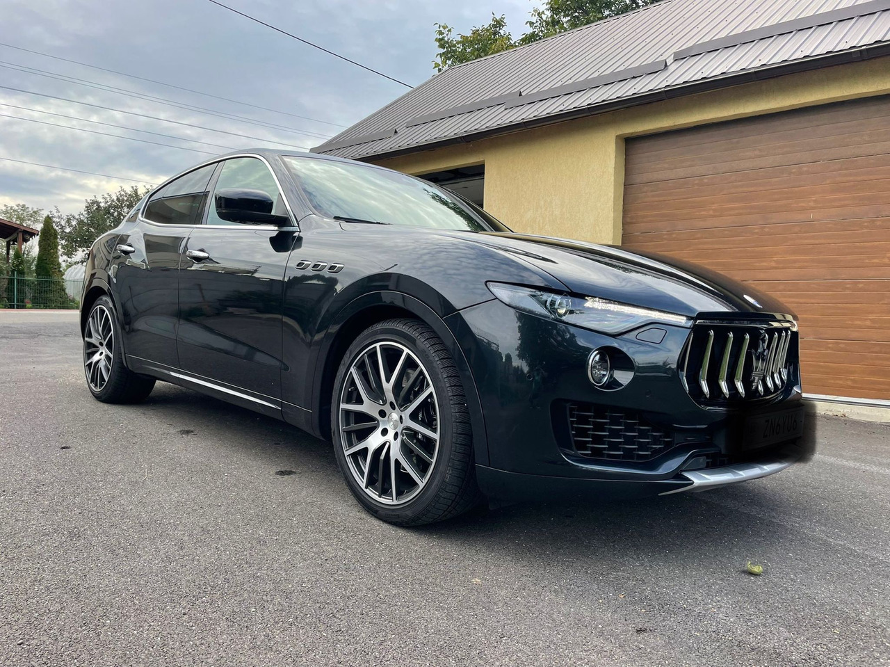 MASERATI LEVANTE 4X4 - SUV: slika MASERATI LEVANTE 4X4 - SUV MASERATI LEVANTE 4X4 - SUV: slika MASERATI LEVANTE 4X4 - SUV