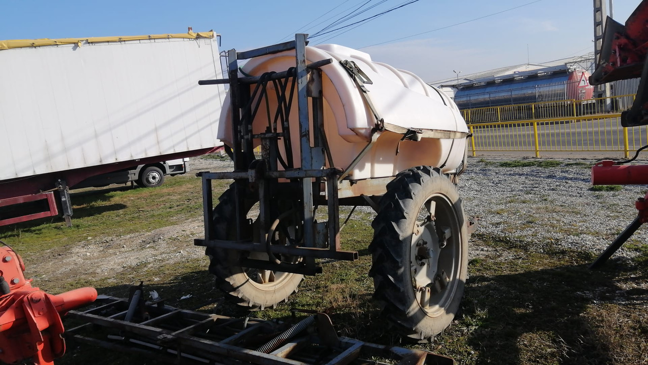 MET Wirax Sprayer 2000 - Vučena prskalica: slika MET Wirax Sprayer 2000 - Vučena prskalica MET Wirax Sprayer 2000 - Vučena prskalica: slika MET Wirax Sprayer 2000 - Vučena prskalica