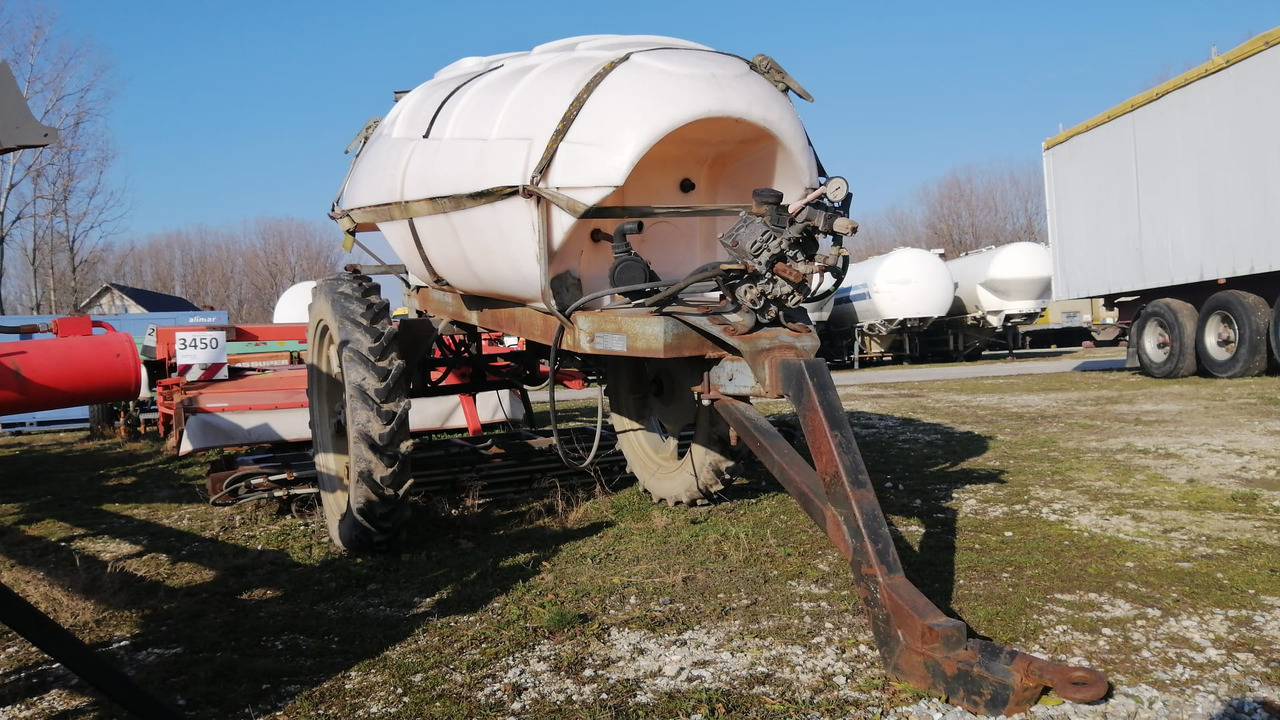 MET Wirax Sprayer 2000 - Vučena prskalica: slika  MET Wirax Sprayer 2000 - Vučena prskalica MET Wirax Sprayer 2000 - Vučena prskalica: slika  MET Wirax Sprayer 2000 - Vučena prskalica