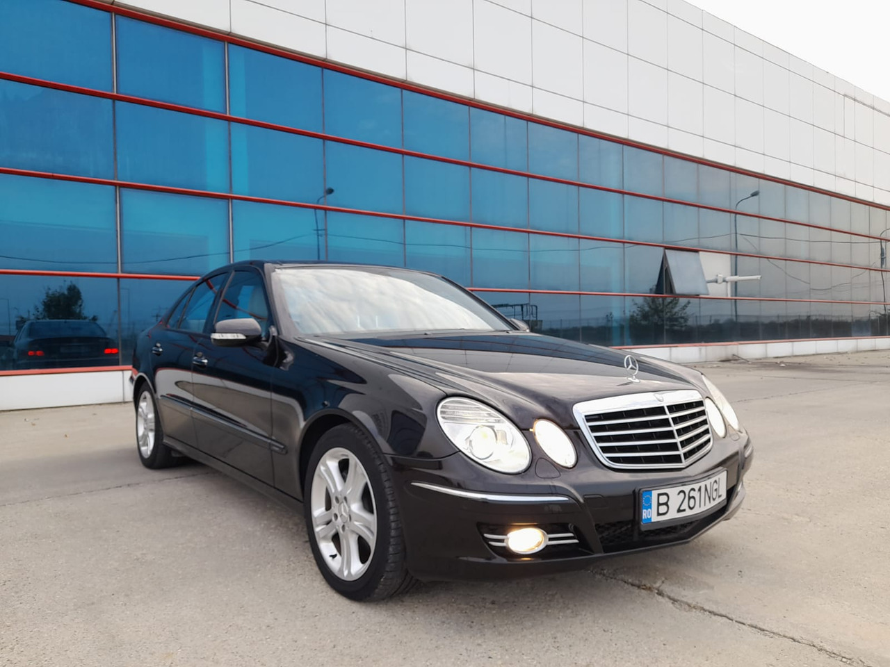 Mercedes Benz E350 - Automobil: slika Mercedes Benz E350 - Automobil Mercedes Benz E350 - Automobil: slika Mercedes Benz E350 - Automobil