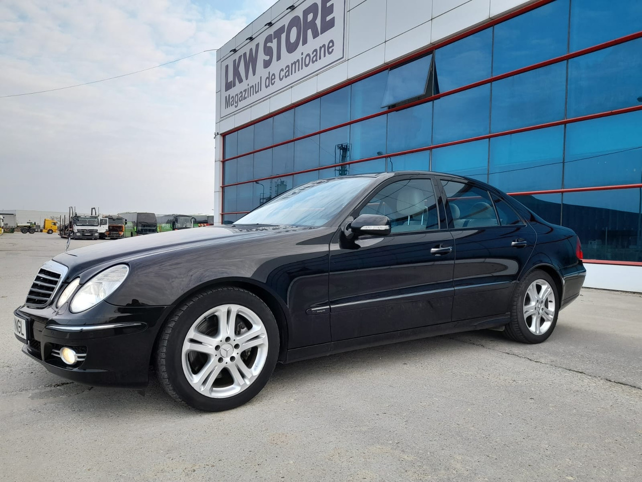 Mercedes Benz E350 - Automobil: slika Mercedes Benz E350 - Automobil Mercedes Benz E350 - Automobil: slika Mercedes Benz E350 - Automobil