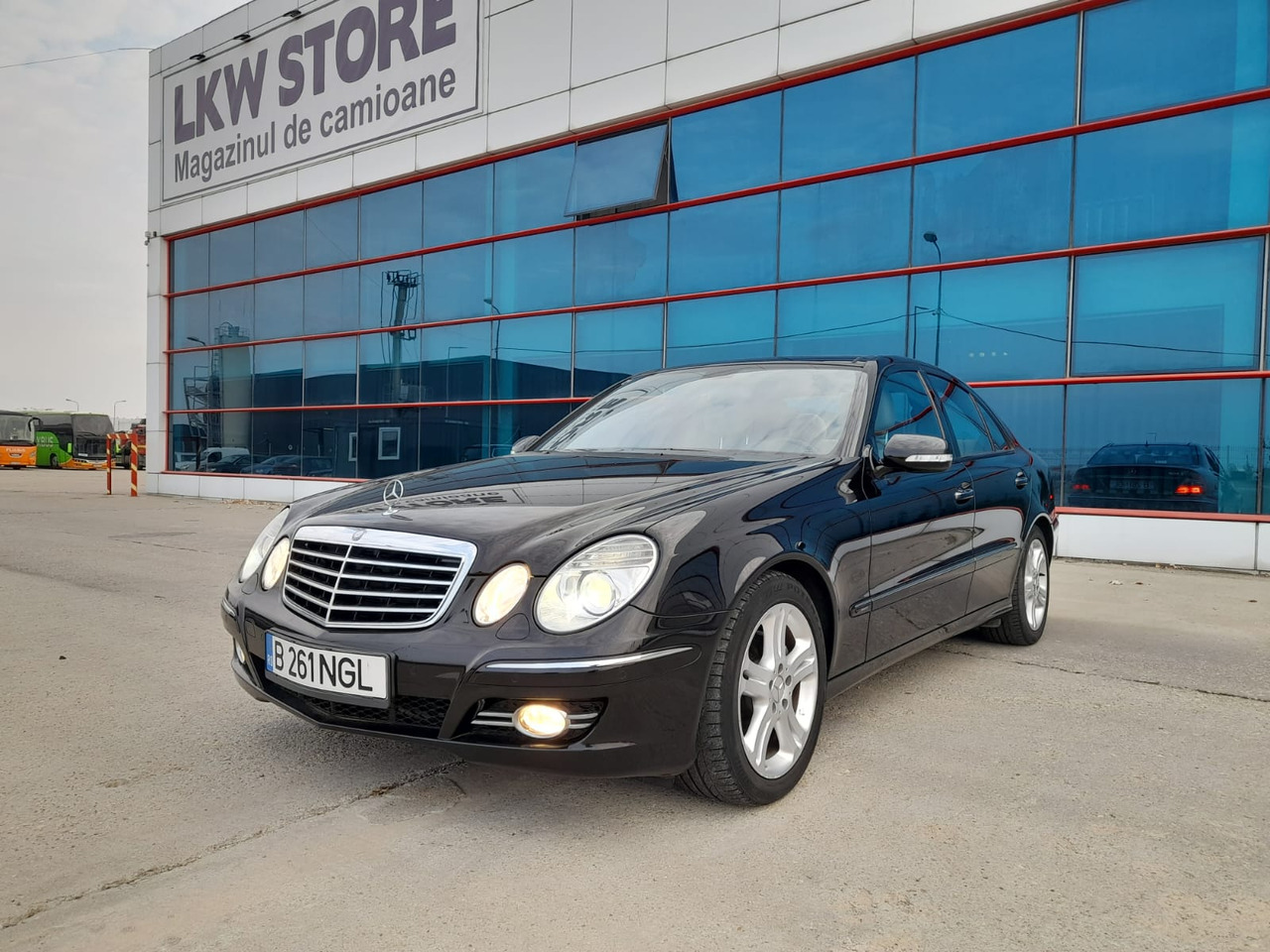 Mercedes Benz E350 - Automobil: slika Mercedes Benz E350 - Automobil Mercedes Benz E350 - Automobil: slika Mercedes Benz E350 - Automobil