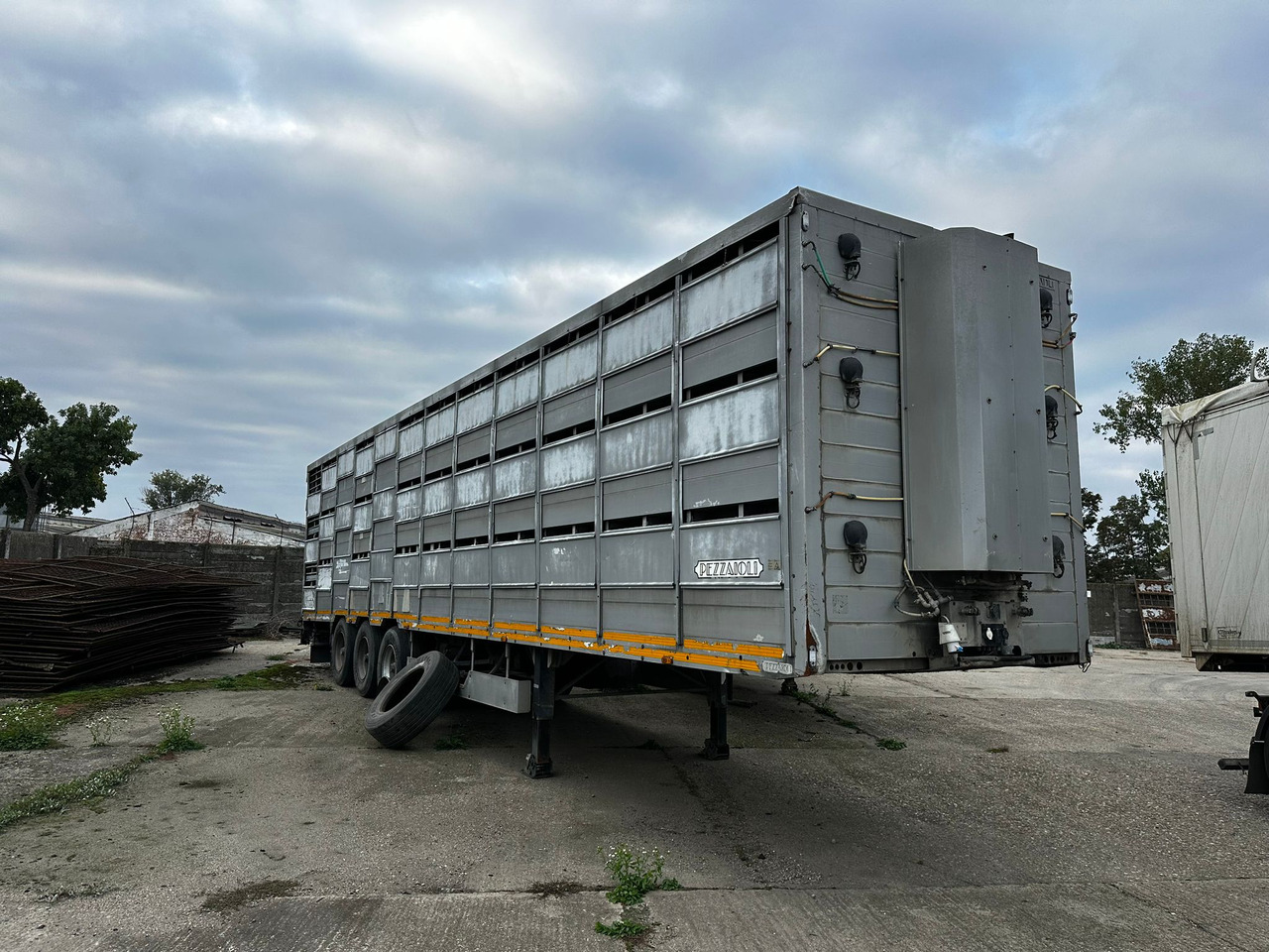 PEZZAIOLLI Animal Transport Semi-trailer - Poluprikolica za prijevoz stoke: slika PEZZAIOLLI Animal Transport Semi-trailer - Poluprikolica za prijevoz stoke PEZZAIOLLI Animal Transport Semi-trailer - Poluprikolica za prijevoz stoke: slika PEZZAIOLLI Animal Transport Semi-trailer - Poluprikolica za prijevoz stoke