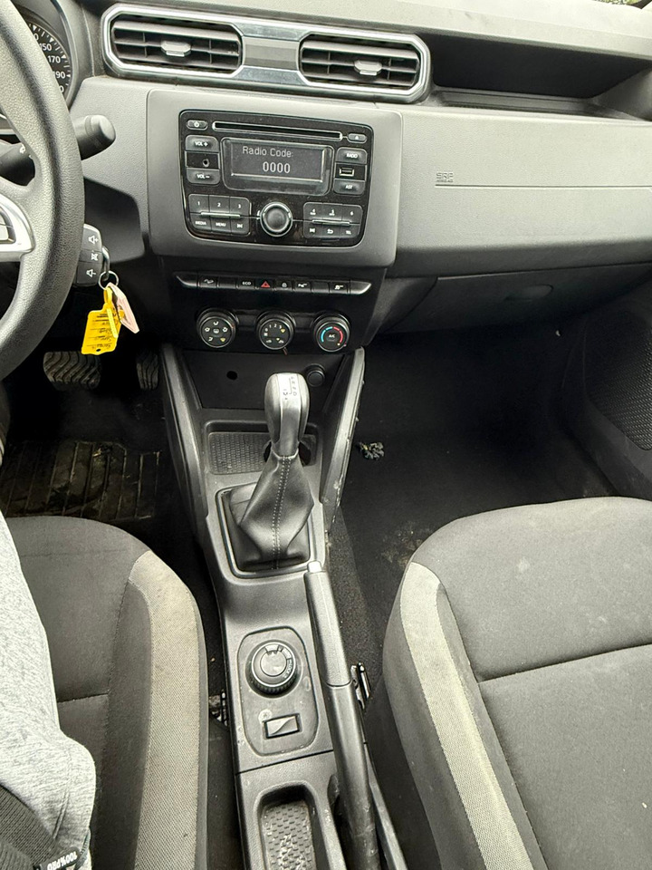 SUV RENAULT DUSTER 4X4: slika SUV RENAULT DUSTER 4X4