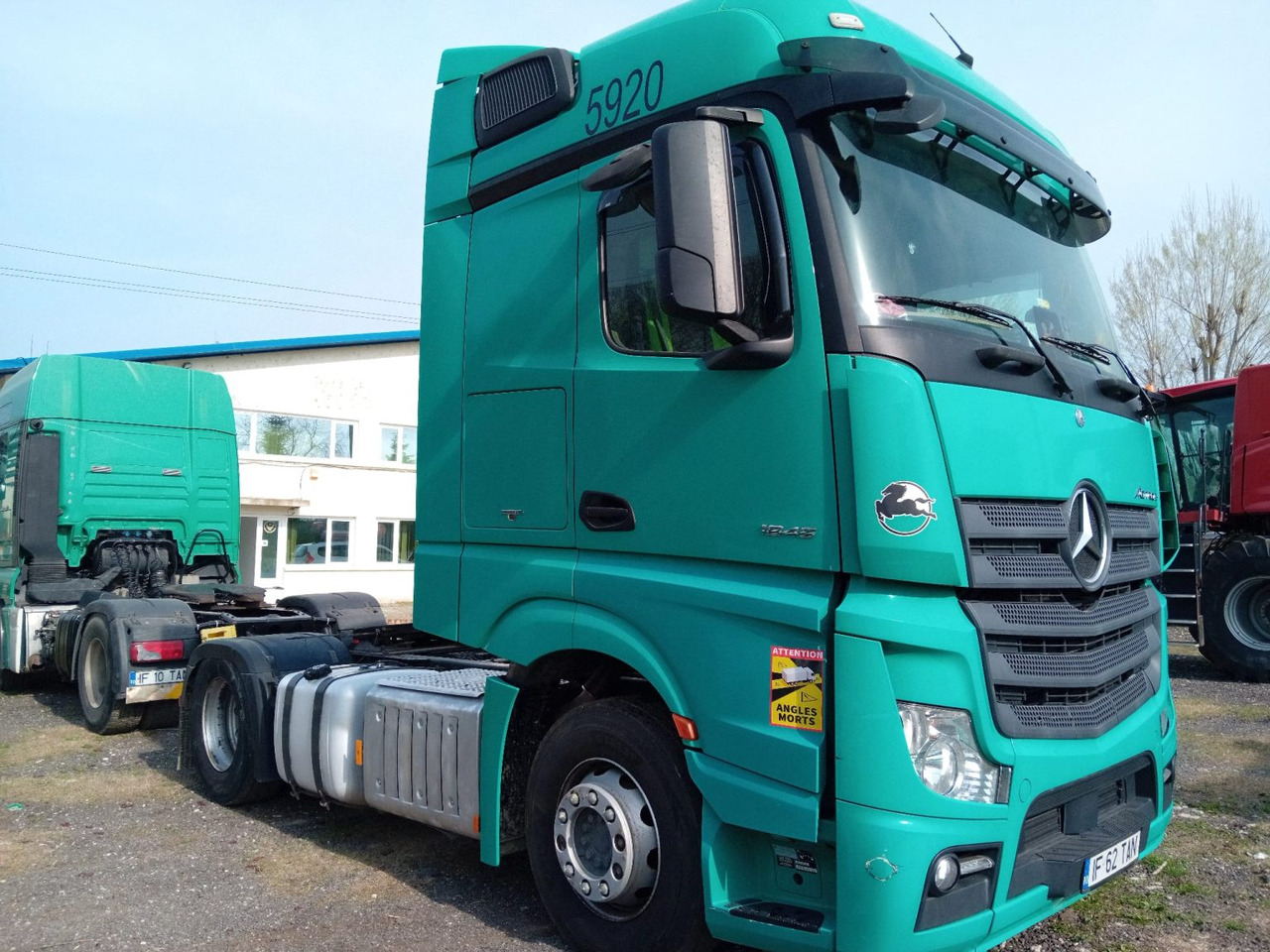 Mercedes-Benz Actros 18.45 - Tegljač: slika Mercedes-Benz Actros 18.45 - Tegljač Mercedes-Benz Actros 18.45 - Tegljač: slika Mercedes-Benz Actros 18.45 - Tegljač