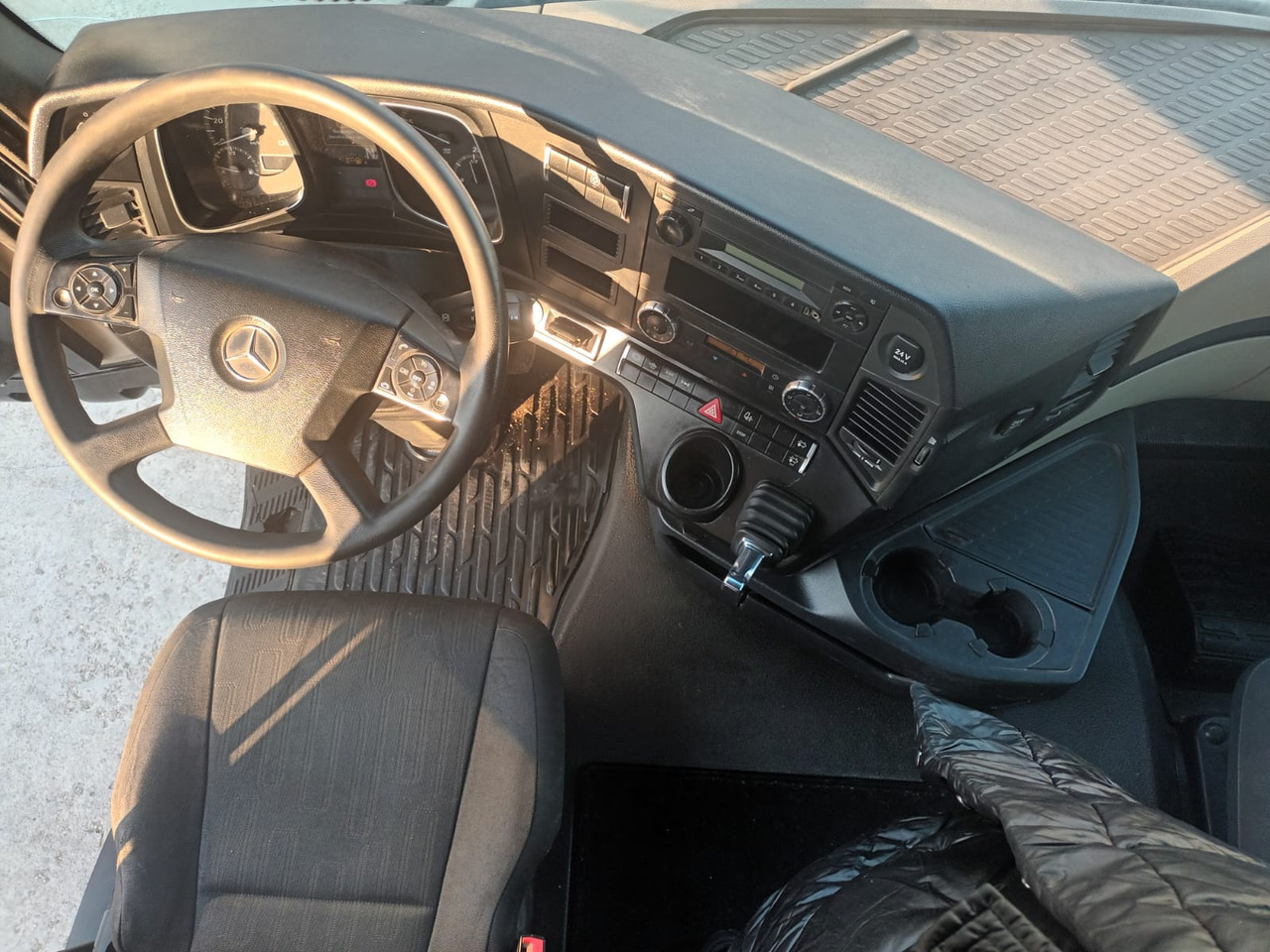 Tractor Head Mercedes-Benz Actros (2014) + Semi-trailer Tipper Meiller – Kipper (2004) - Tegljač: slika Tractor Head Mercedes-Benz Actros (2014) + Semi-trailer Tipper Meiller – Kipper (2004) - Tegljač Tractor Head Mercedes-Benz Actros (2014) + Semi-trailer Tipper Meiller – Kipper (2004) - Tegljač: slika Tractor Head Mercedes-Benz Actros (2014) + Semi-trailer Tipper Meiller – Kipper (2004) - Tegljač