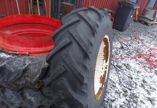 Guma za Traktor 14.9R28 rengas - Valtra: slika Guma za Traktor 14.9R28 rengas - Valtra Guma za Traktor 14.9R28 rengas - Valtra: slika Guma za Traktor 14.9R28 rengas - Valtra