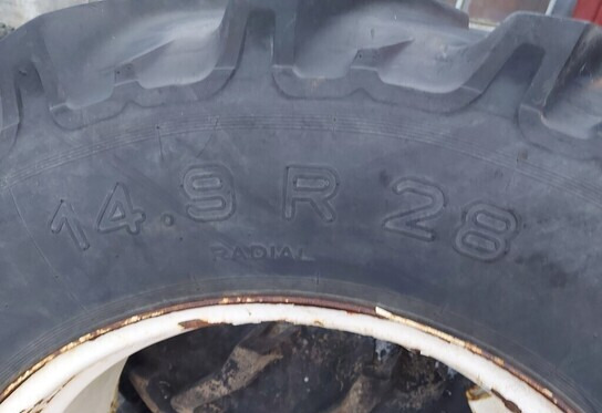 14.9R28 rengas - Valtra - Guma za Traktor: slika 14.9R28 rengas - Valtra - Guma za Traktor 14.9R28 rengas - Valtra - Guma za Traktor: slika 14.9R28 rengas - Valtra - Guma za Traktor