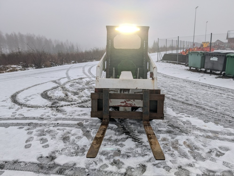 BOBCAT 641 - VIDEO - Mini utovarivač: slika BOBCAT 641 - VIDEO - Mini utovarivač BOBCAT 641 - VIDEO - Mini utovarivač: slika BOBCAT 641 - VIDEO - Mini utovarivač