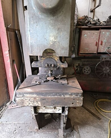 Epäkeskopuristin 60 tn Eisenwerk Hensel - Stroj za obradu metala: slika Epäkeskopuristin 60 tn Eisenwerk Hensel - Stroj za obradu metala Epäkeskopuristin 60 tn Eisenwerk Hensel - Stroj za obradu metala: slika Epäkeskopuristin 60 tn Eisenwerk Hensel - Stroj za obradu metala
