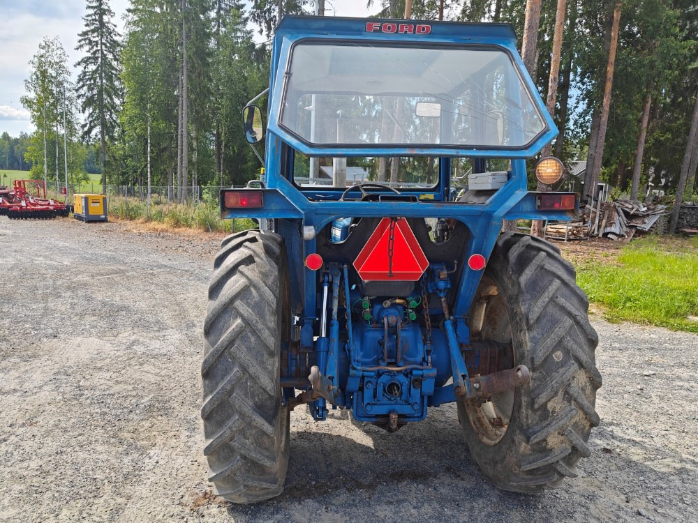 FORD 5000 traktori alkuperäiskuntoinen, Hara hytillä ja paljon hydrauliikkaa, katso video! - Traktor: slika FORD 5000 traktori alkuperäiskuntoinen, Hara hytillä ja paljon hydrauliikkaa, katso video! - Traktor FORD 5000 traktori alkuperäiskuntoinen, Hara hytillä ja paljon hydrauliikkaa, katso video! - Traktor: slika FORD 5000 traktori alkuperäiskuntoinen, Hara hytillä ja paljon hydrauliikkaa, katso video! - Traktor