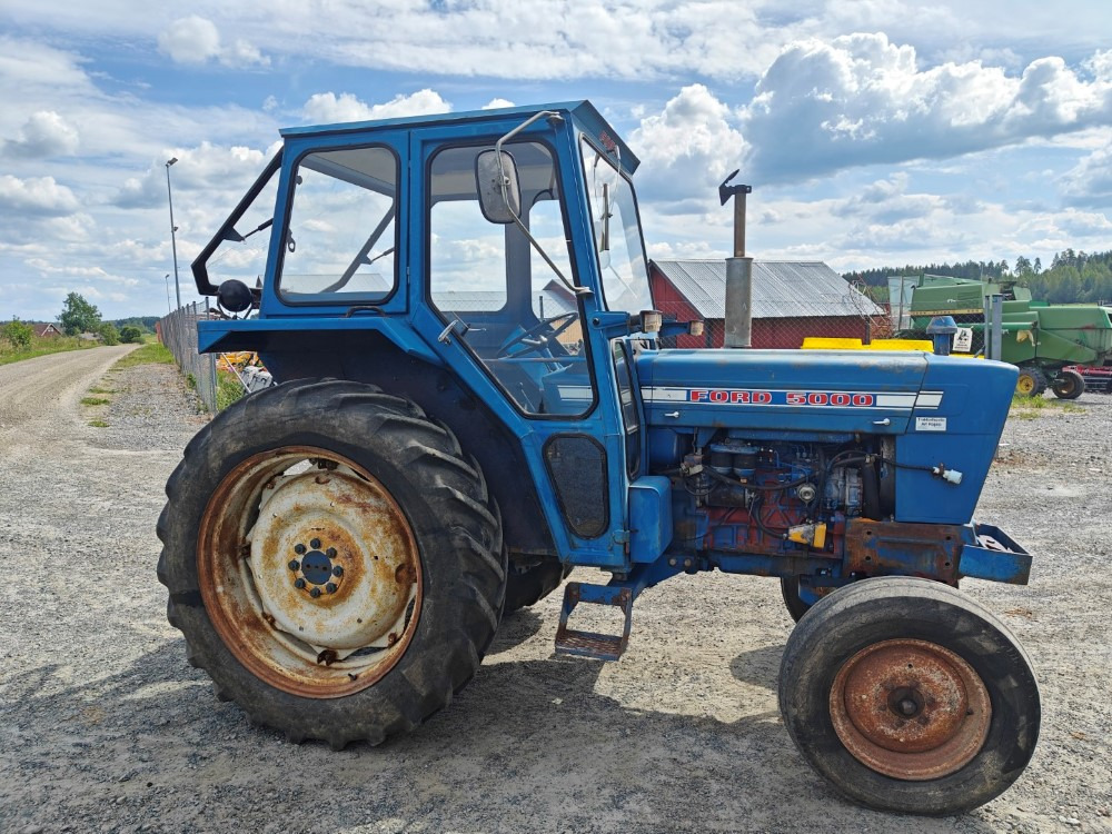 FORD 5000 traktori alkuperäiskuntoinen, Hara hytillä ja paljon hydrauliikkaa, katso video! - Traktor: slika FORD 5000 traktori alkuperäiskuntoinen, Hara hytillä ja paljon hydrauliikkaa, katso video! - Traktor FORD 5000 traktori alkuperäiskuntoinen, Hara hytillä ja paljon hydrauliikkaa, katso video! - Traktor: slika FORD 5000 traktori alkuperäiskuntoinen, Hara hytillä ja paljon hydrauliikkaa, katso video! - Traktor