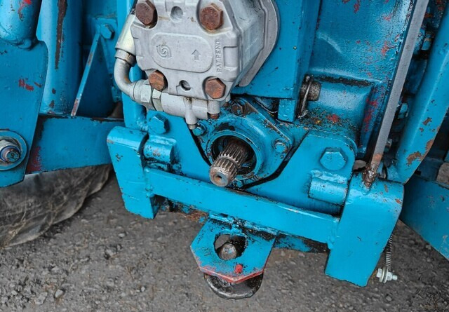 Traktor Ford County 1124 - kutoskoneella - KATSO VIDEO: slika Traktor Ford County 1124 - kutoskoneella - KATSO VIDEO