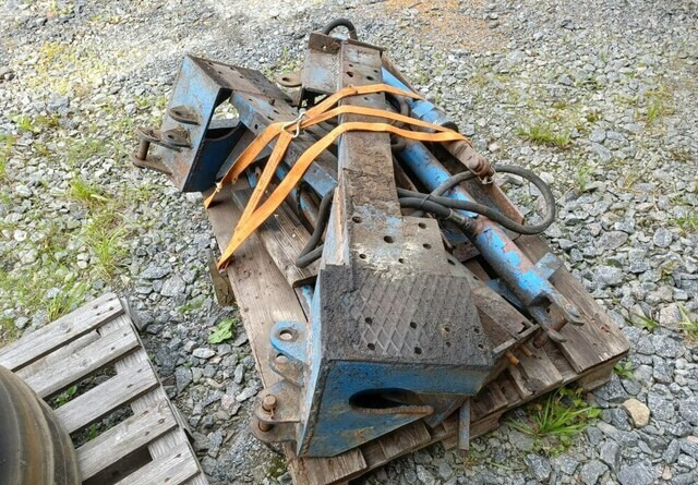 Fordson Diesel Major etukuormaajan osia - Prednji utovarivač za traktor: slika Fordson Diesel Major etukuormaajan osia - Prednji utovarivač za traktor Fordson Diesel Major etukuormaajan osia - Prednji utovarivač za traktor: slika Fordson Diesel Major etukuormaajan osia - Prednji utovarivač za traktor