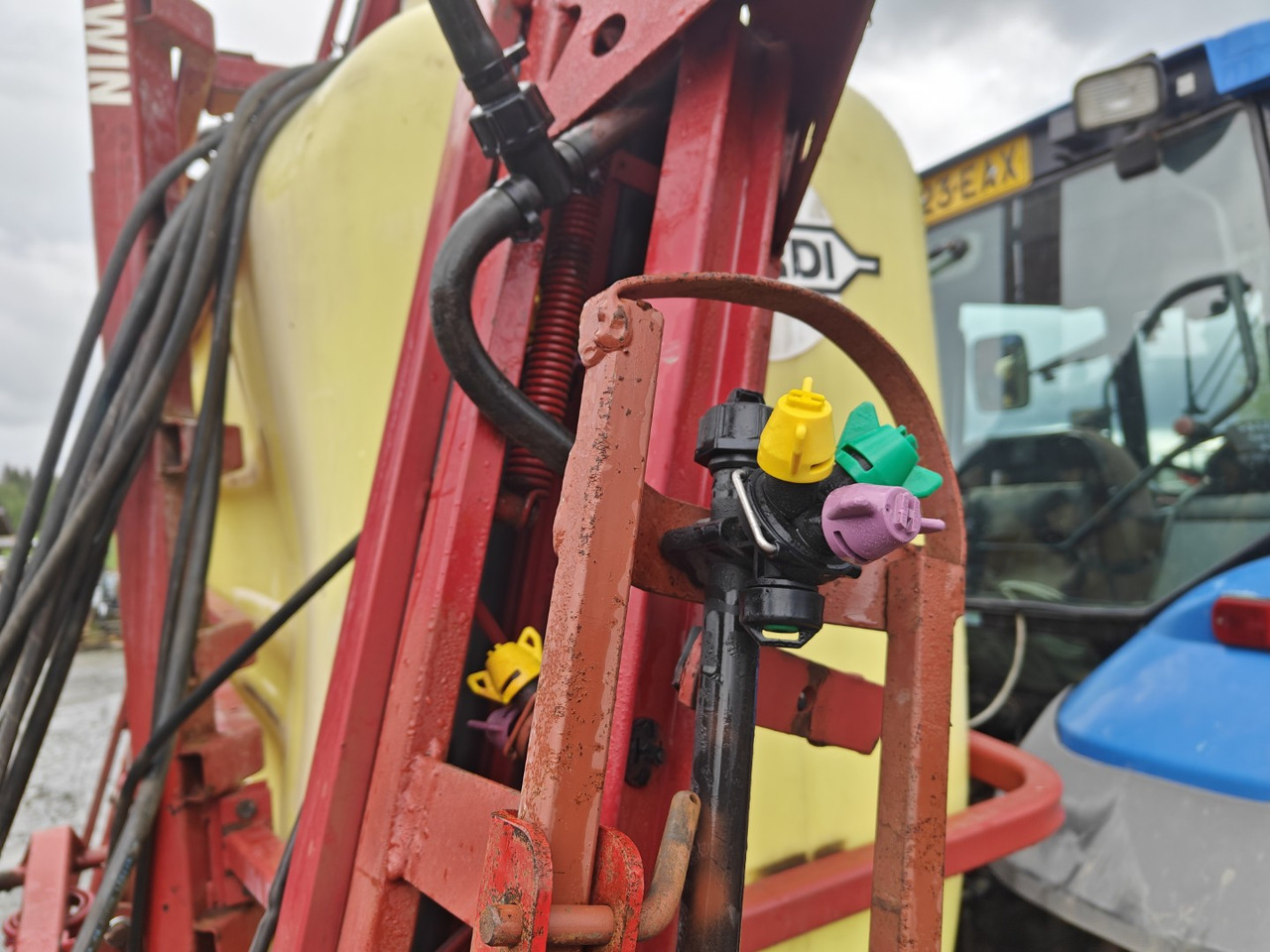 HARDI Hardi Master 1200L - 15-18m - Katsastettu - Kasvinsuojeluruisku - Prskalica: slika HARDI Hardi Master 1200L - 15-18m - Katsastettu - Kasvinsuojeluruisku - Prskalica HARDI Hardi Master 1200L - 15-18m - Katsastettu - Kasvinsuojeluruisku - Prskalica: slika HARDI Hardi Master 1200L - 15-18m - Katsastettu - Kasvinsuojeluruisku - Prskalica