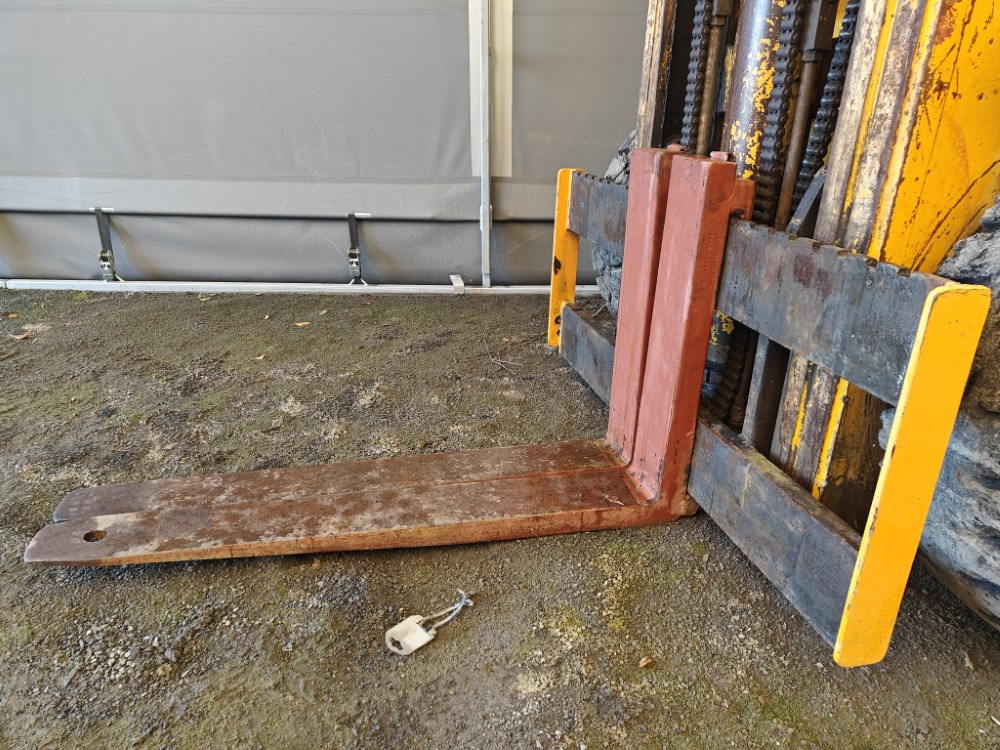 HYSTER Diesel trukki - Diesel viličar: slika HYSTER Diesel trukki - Diesel viličar HYSTER Diesel trukki - Diesel viličar: slika HYSTER Diesel trukki - Diesel viličar