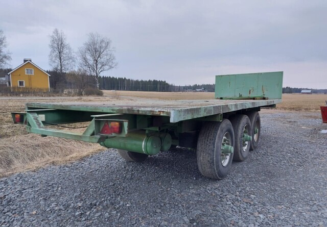 JALKALAVAKÄRRY - 3-akselinen ILMA-ALUSTAINEN KÄRRY MONEEN KÄYTTÖÖN - Platforme za prikolice za poljoprivredna gospodarstva: slika JALKALAVAKÄRRY - 3-akselinen ILMA-ALUSTAINEN KÄRRY MONEEN KÄYTTÖÖN - Platforme za prikolice za poljoprivredna gospodarstva JALKALAVAKÄRRY - 3-akselinen ILMA-ALUSTAINEN KÄRRY MONEEN KÄYTTÖÖN - Platforme za prikolice za poljoprivredna gospodarstva: slika JALKALAVAKÄRRY - 3-akselinen ILMA-ALUSTAINEN KÄRRY MONEEN KÄYTTÖÖN - Platforme za prikolice za poljoprivredna gospodarstva