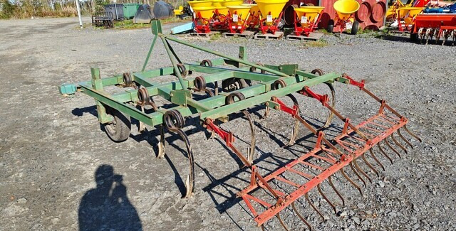 Kultivaattori 10-piikkinen - työleveys 240cm - Kultivator: slika Kultivaattori 10-piikkinen - työleveys 240cm - Kultivator Kultivaattori 10-piikkinen - työleveys 240cm - Kultivator: slika Kultivaattori 10-piikkinen - työleveys 240cm - Kultivator