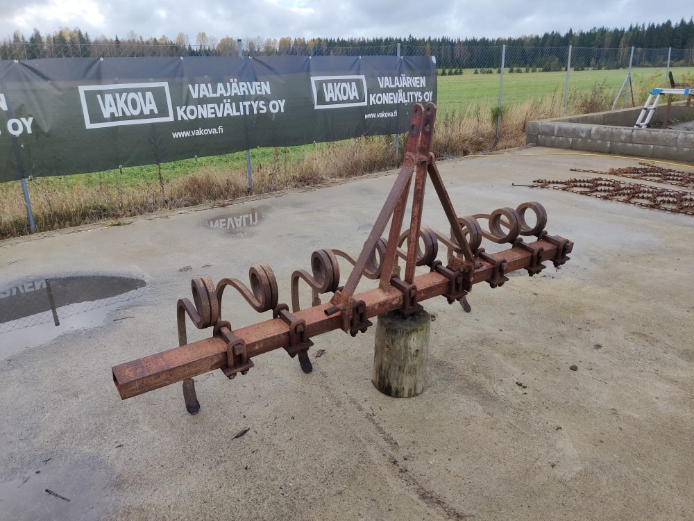 Kultivaattori Muko 8-piikkinen Työleveys 200cm, pienempään traktoriin - Kultivator: slika Kultivaattori Muko 8-piikkinen Työleveys 200cm, pienempään traktoriin - Kultivator Kultivaattori Muko 8-piikkinen Työleveys 200cm, pienempään traktoriin - Kultivator: slika Kultivaattori Muko 8-piikkinen Työleveys 200cm, pienempään traktoriin - Kultivator