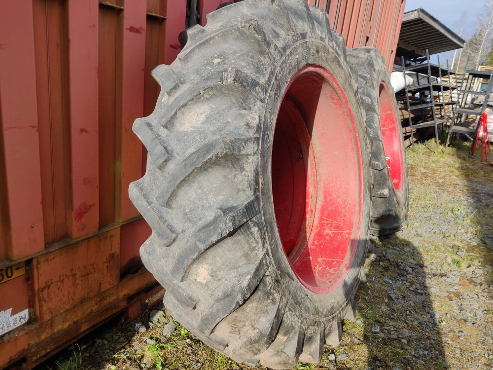 Paripyörät 16.9x38 Raju liukukaulusvanteilla - Guma za Traktor: slika Paripyörät 16.9x38 Raju liukukaulusvanteilla - Guma za Traktor Paripyörät 16.9x38 Raju liukukaulusvanteilla - Guma za Traktor: slika Paripyörät 16.9x38 Raju liukukaulusvanteilla - Guma za Traktor