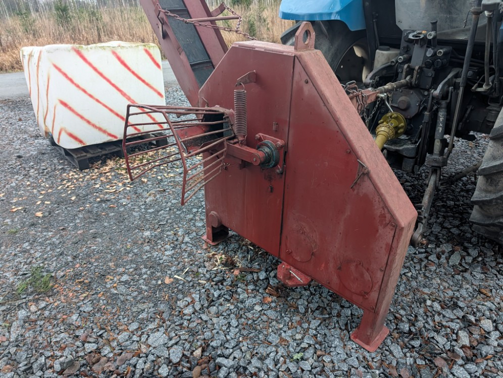 Piko Giljotiiniklapikone - Cjepač drva: slika Piko Giljotiiniklapikone - Cjepač drva Piko Giljotiiniklapikone - Cjepač drva: slika Piko Giljotiiniklapikone - Cjepač drva