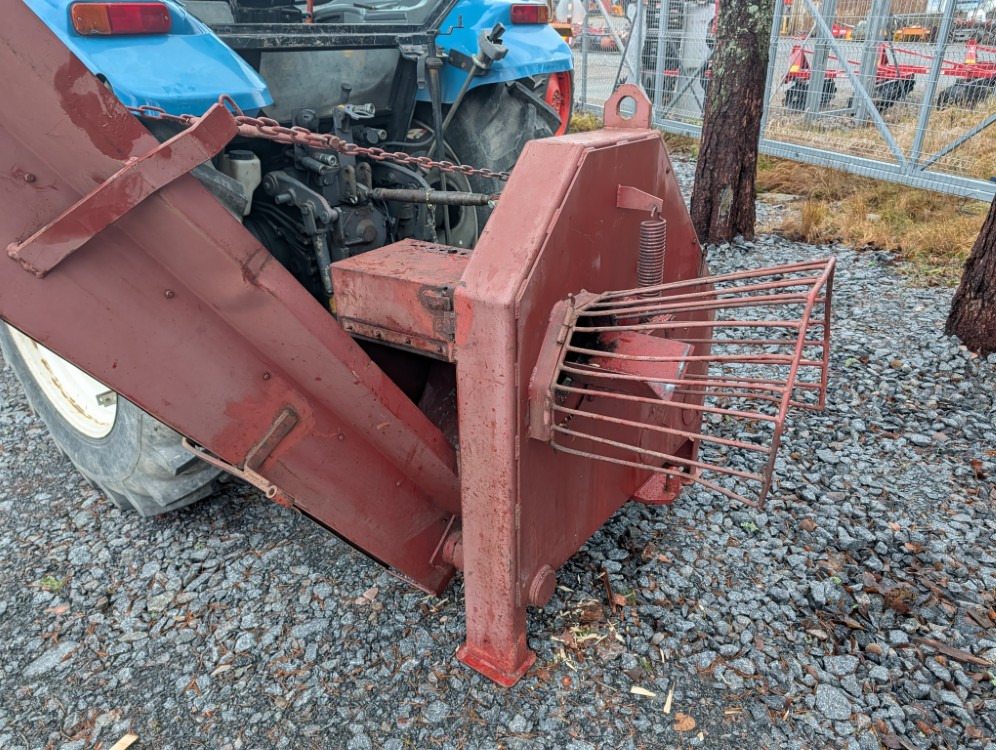 Piko Giljotiiniklapikone - Cjepač drva: slika Piko Giljotiiniklapikone - Cjepač drva Piko Giljotiiniklapikone - Cjepač drva: slika Piko Giljotiiniklapikone - Cjepač drva