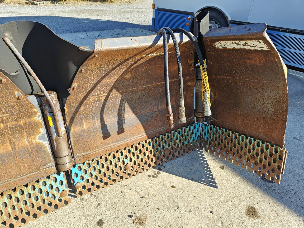 Pome U-aura 320cm - Ralica za snijeg za Namjenska/ Posebna vozila: slika Pome U-aura 320cm - Ralica za snijeg za Namjenska/ Posebna vozila Pome U-aura 320cm - Ralica za snijeg za Namjenska/ Posebna vozila: slika Pome U-aura 320cm - Ralica za snijeg za Namjenska/ Posebna vozila