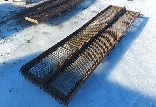 Rampit 2kpl - pituus 338 cm - Utovarna rampa: slika Rampit 2kpl - pituus 338 cm - Utovarna rampa Rampit 2kpl - pituus 338 cm - Utovarna rampa: slika Rampit 2kpl - pituus 338 cm - Utovarna rampa