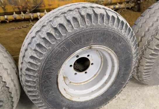 Rengassarja 15.0/70-18 - Guma za Poljoprivredni strojevi: slika Rengassarja 15.0/70-18 - Guma za Poljoprivredni strojevi Rengassarja 15.0/70-18 - Guma za Poljoprivredni strojevi: slika Rengassarja 15.0/70-18 - Guma za Poljoprivredni strojevi