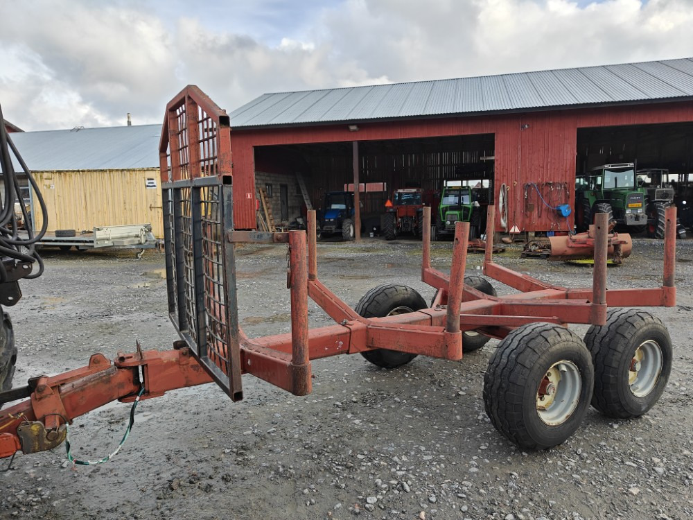 Rysky Metsävaunu telillä - Traktorska šumska prikolica: slika Rysky Metsävaunu telillä - Traktorska šumska prikolica Rysky Metsävaunu telillä - Traktorska šumska prikolica: slika Rysky Metsävaunu telillä - Traktorska šumska prikolica