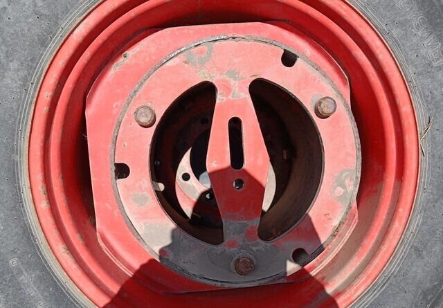 Kompletan kotač za Poljoprivredni strojevi Taurus Paripyörät 18.4R38 todella hyväkuntoiset Fendt Farmer 312LSA sopivat: slika Kompletan kotač za Poljoprivredni strojevi Taurus Paripyörät 18.4R38 todella hyväkuntoiset Fendt Farmer 312LSA sopivat