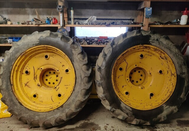 Traktorin renkaat 13.6/12x38 vanteilla - Guma za Traktor: slika Traktorin renkaat 13.6/12x38 vanteilla - Guma za Traktor Traktorin renkaat 13.6/12x38 vanteilla - Guma za Traktor: slika Traktorin renkaat 13.6/12x38 vanteilla - Guma za Traktor