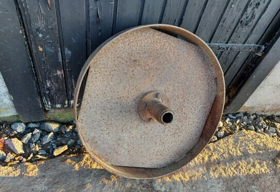 Tukipyörä vanhaan sarka-auraan - Plug: slika Tukipyörä vanhaan sarka-auraan - Plug Tukipyörä vanhaan sarka-auraan - Plug: slika Tukipyörä vanhaan sarka-auraan - Plug