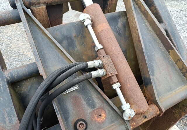 Grajfer za Šumarska oprema Tukkikoura järeä, CAT kurottajan sovitteella: slika Grajfer za Šumarska oprema Tukkikoura järeä, CAT kurottajan sovitteella Grajfer za Šumarska oprema Tukkikoura järeä, CAT kurottajan sovitteella: slika Grajfer za Šumarska oprema Tukkikoura järeä, CAT kurottajan sovitteella